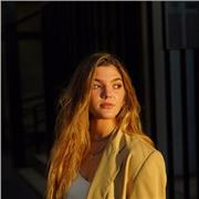 profesora de inglés con nivel nativo y que habla castellano